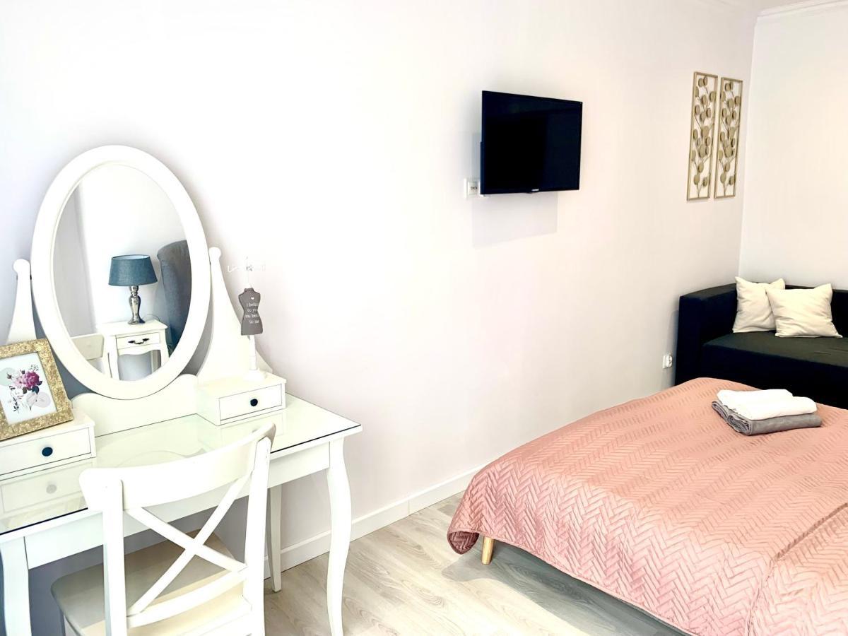 Apartamenty Sienkiewicza - Bezplatny Parking, Centrum, Park, Fv Κίελτσε Εξωτερικό φωτογραφία